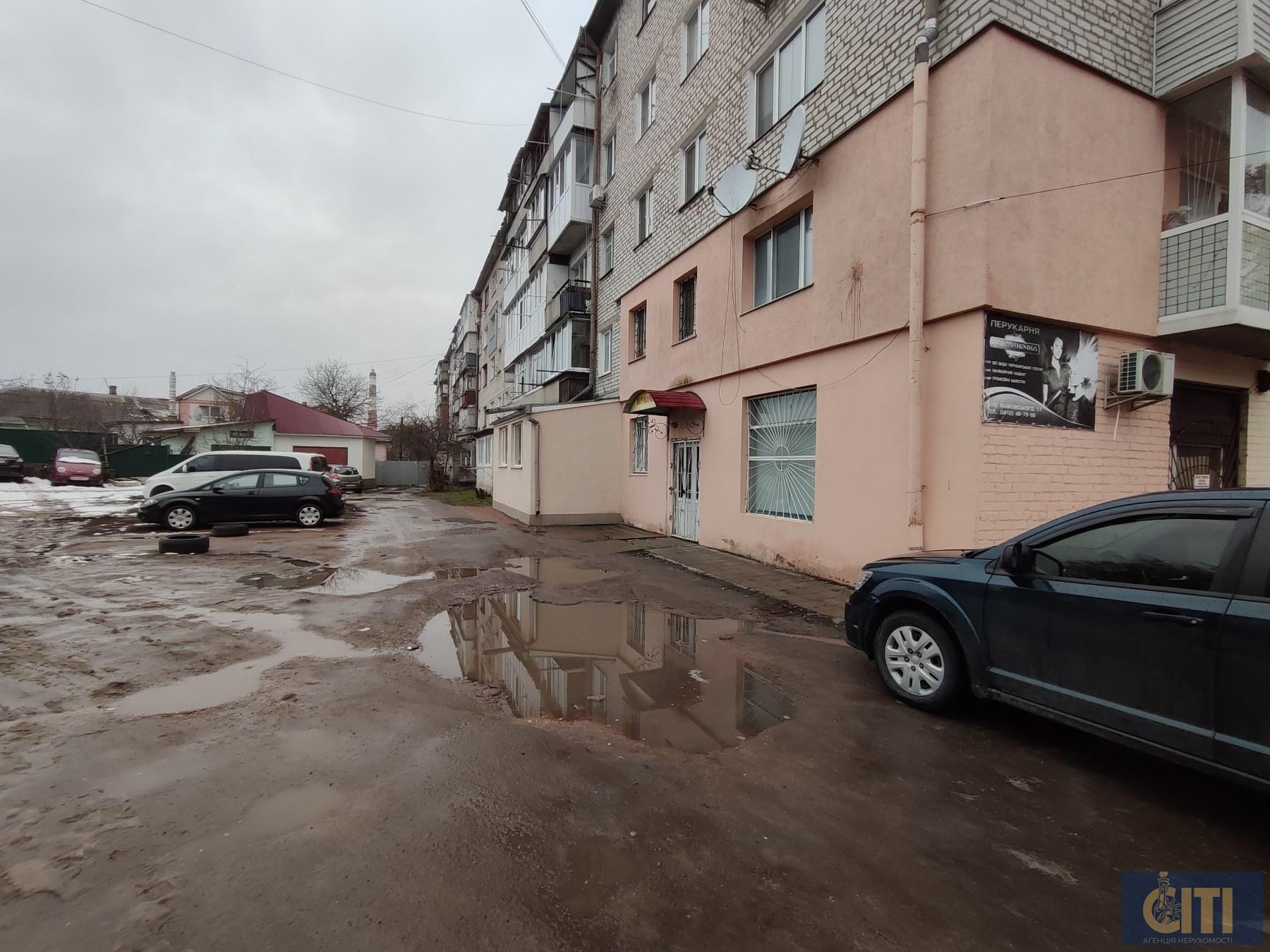 Помещение в центре по ул.Ольжича, 26 м2 Приміщення в центрі по вул.Ольжича, 26 м2