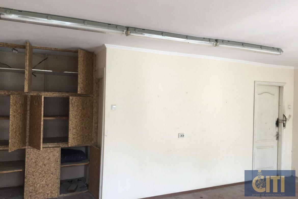 Приміщення з окремим входом (другий поверх) 135,7 кв.м.