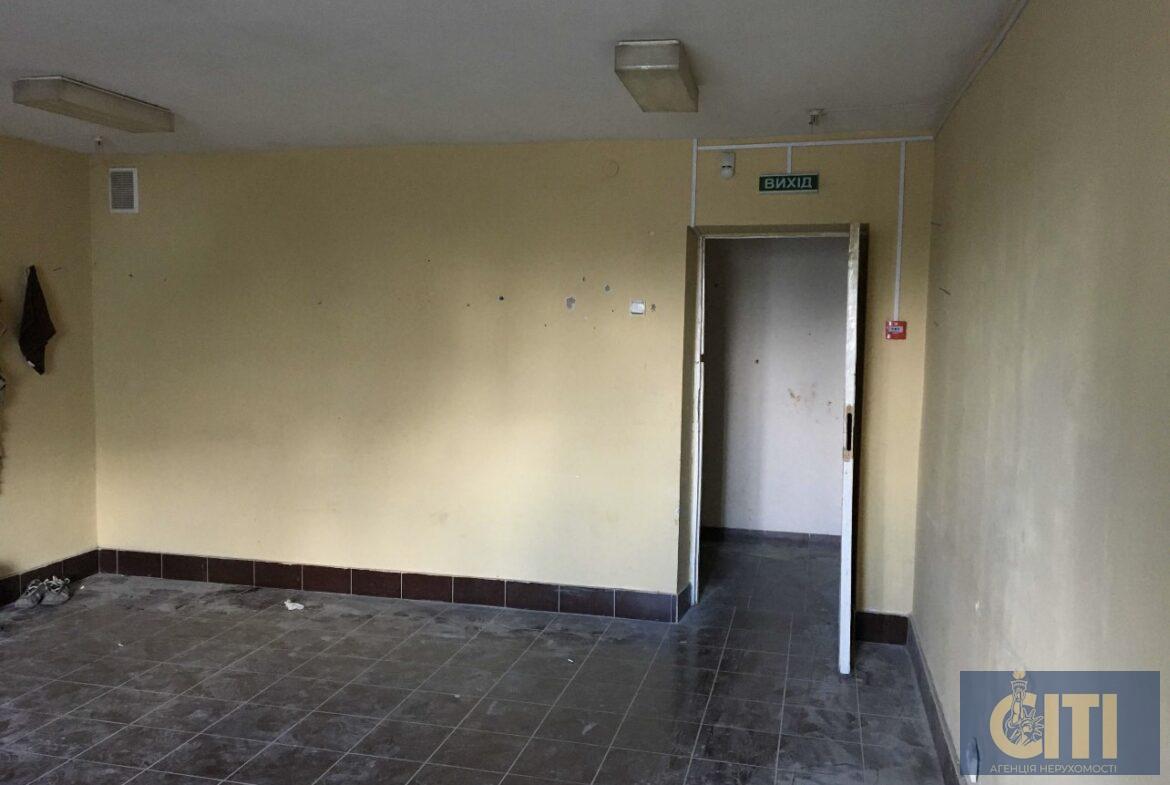 Приміщення з окремим входом (другий поверх) 135,7 кв.м.