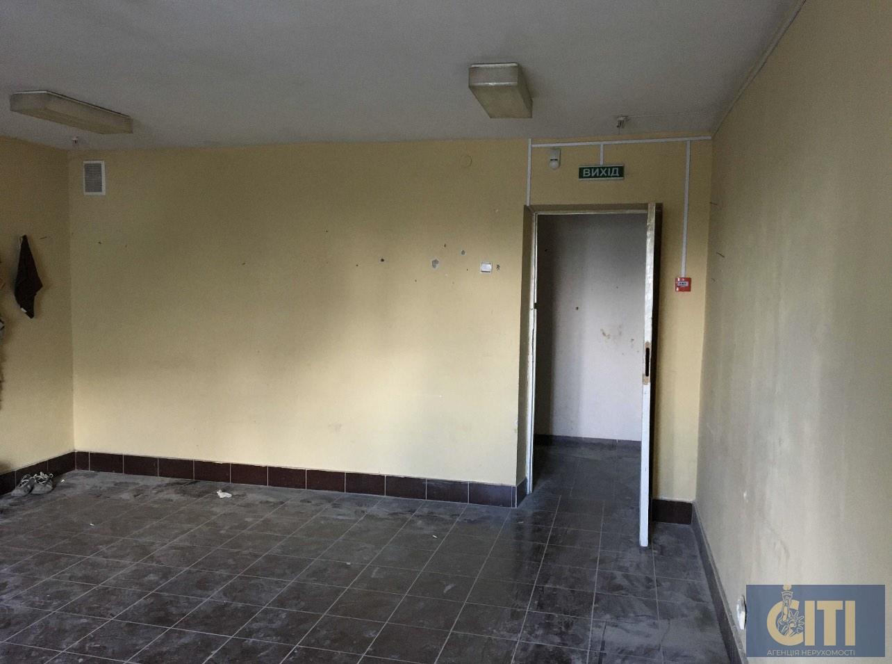 Приміщення з окремим входом (другий поверх) 135,7 кв.м.