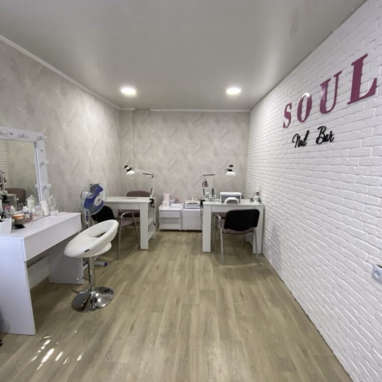 Здається в оренду салон із меблями та обладнанням, 11 м2