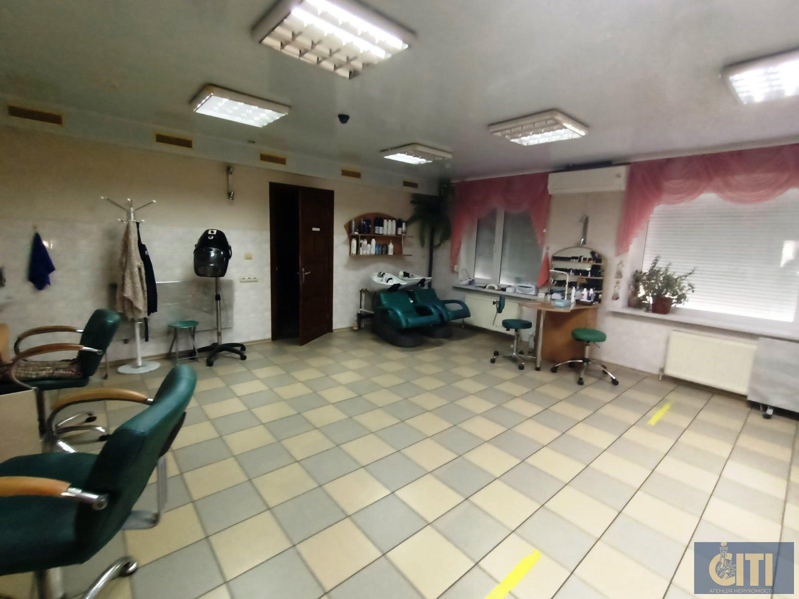 Здам в оренду салон краси в центральній частині міста по вул. Східна, 120 м²