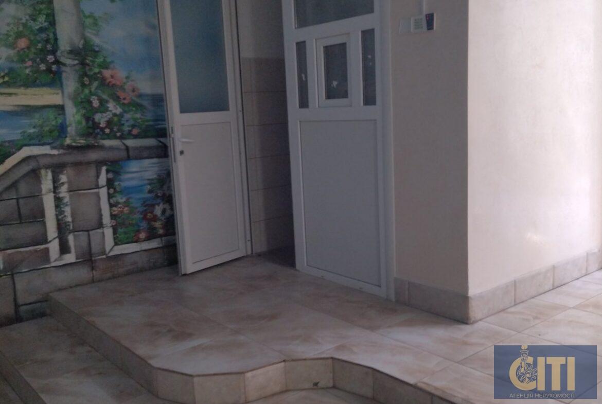 Оренда магазину, 200 кв.м., на вул. Велика Бердичівська