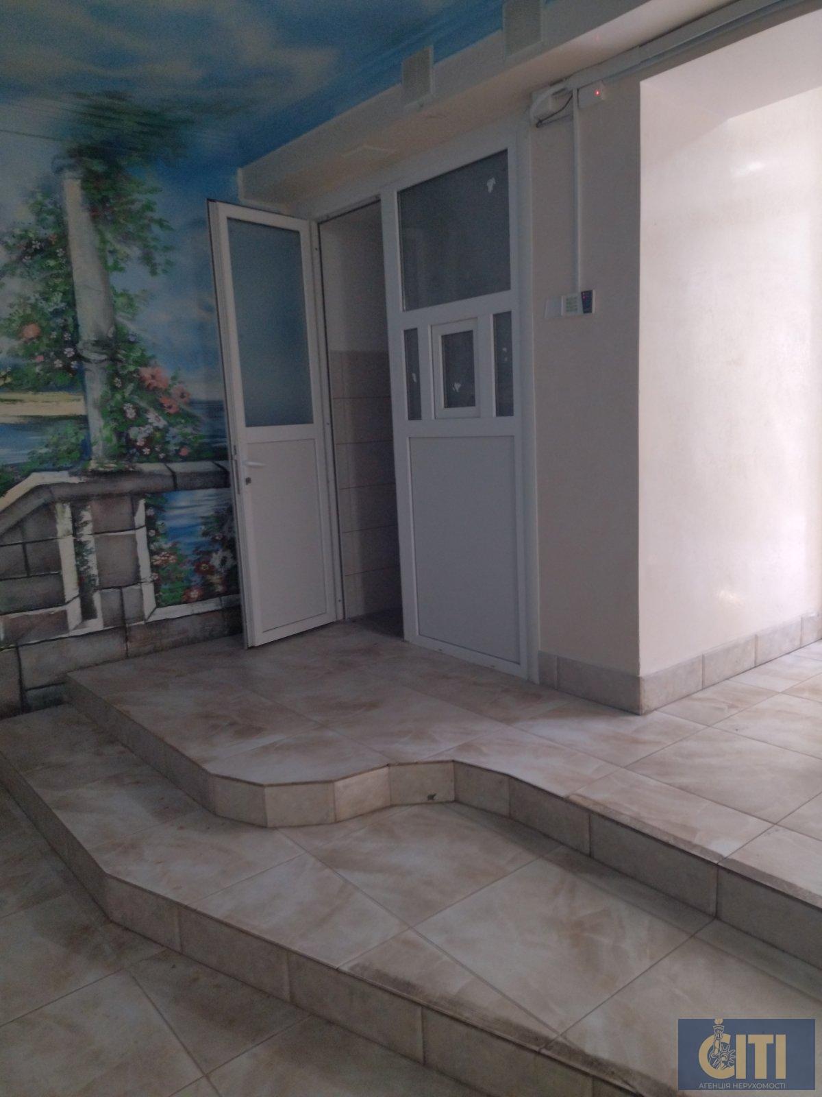 Оренда магазину, 200 кв.м., на вул. Велика Бердичівська