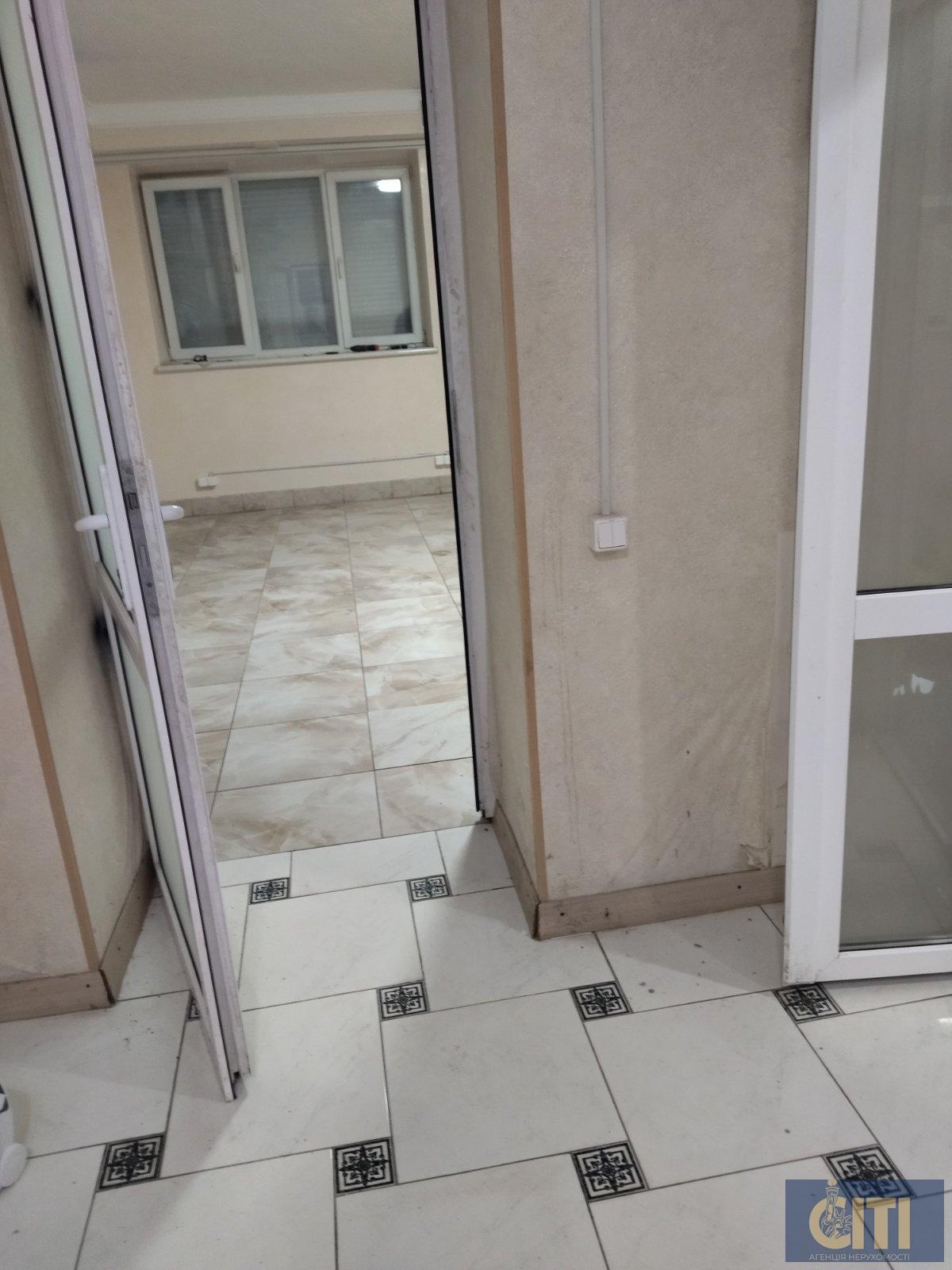 Оренда магазину, 200 кв.м., на вул. Велика Бердичівська