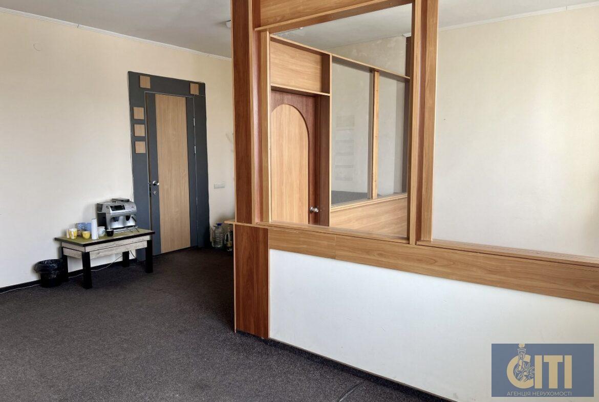 Трикімнатний офіс пр. Незалежності - 52,6 кв. м.