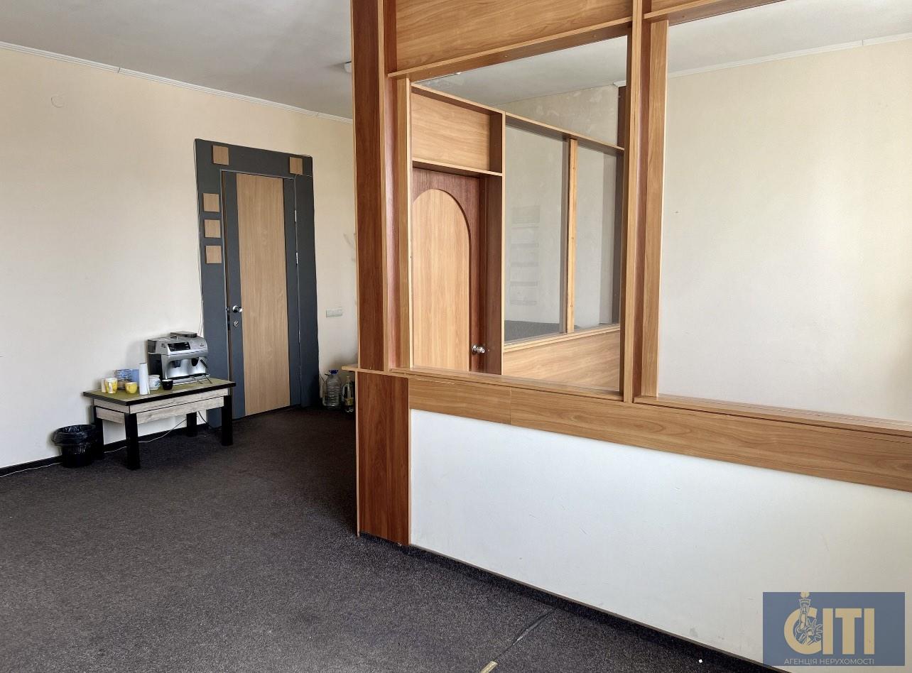 Трикімнатний офіс пр. Незалежності - 52,6 кв. м.