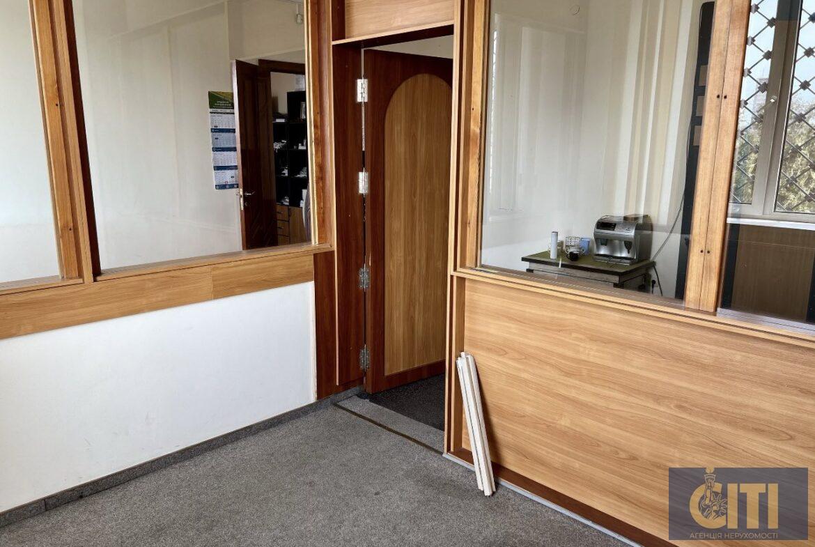 Трикімнатний офіс пр. Незалежності - 52,6 кв. м.