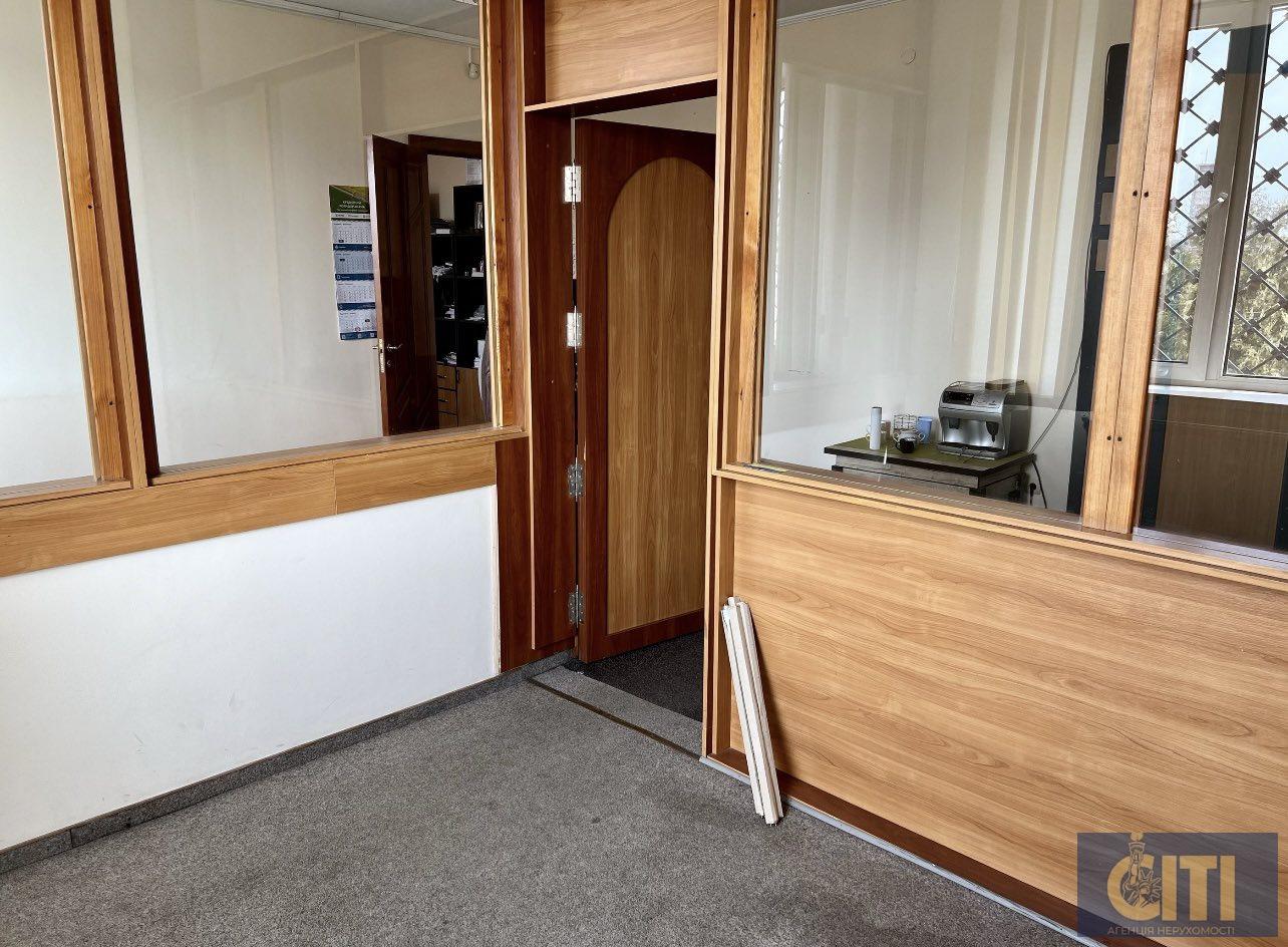 Трикімнатний офіс пр. Незалежності - 52,6 кв. м.