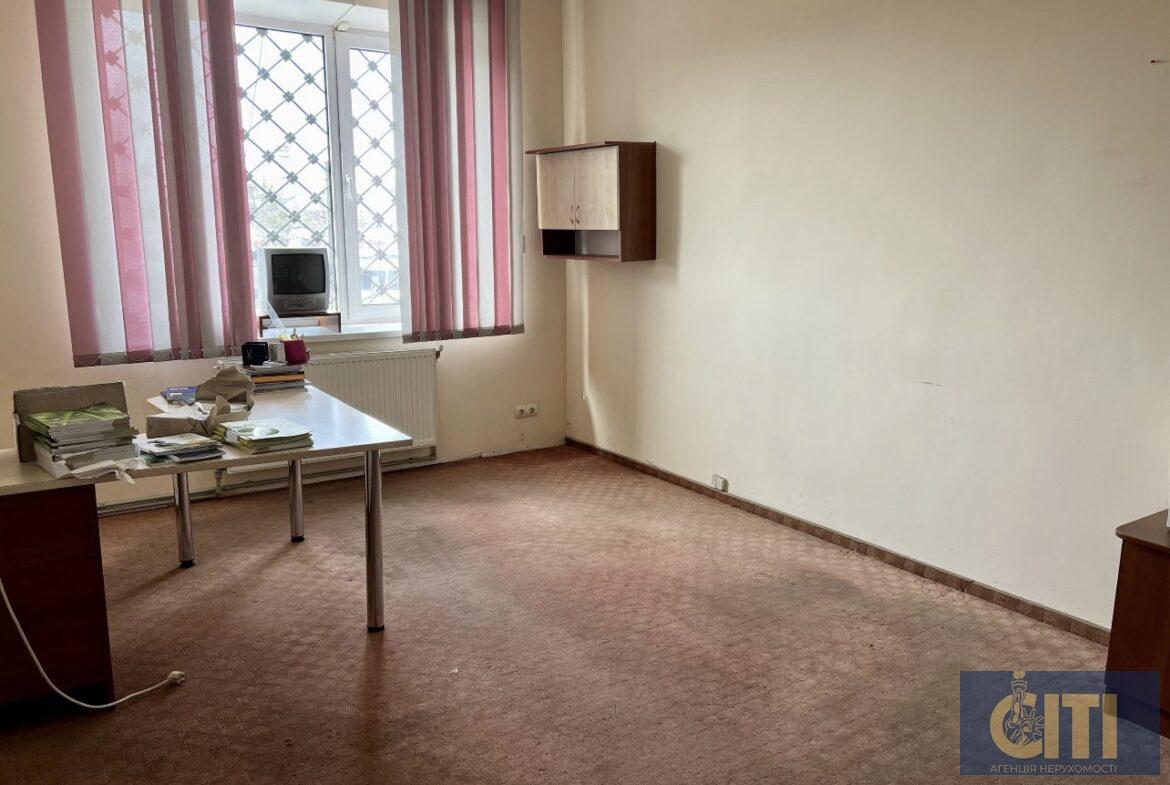 Трикімнатний офіс пр. Незалежності - 52,6 кв. м.