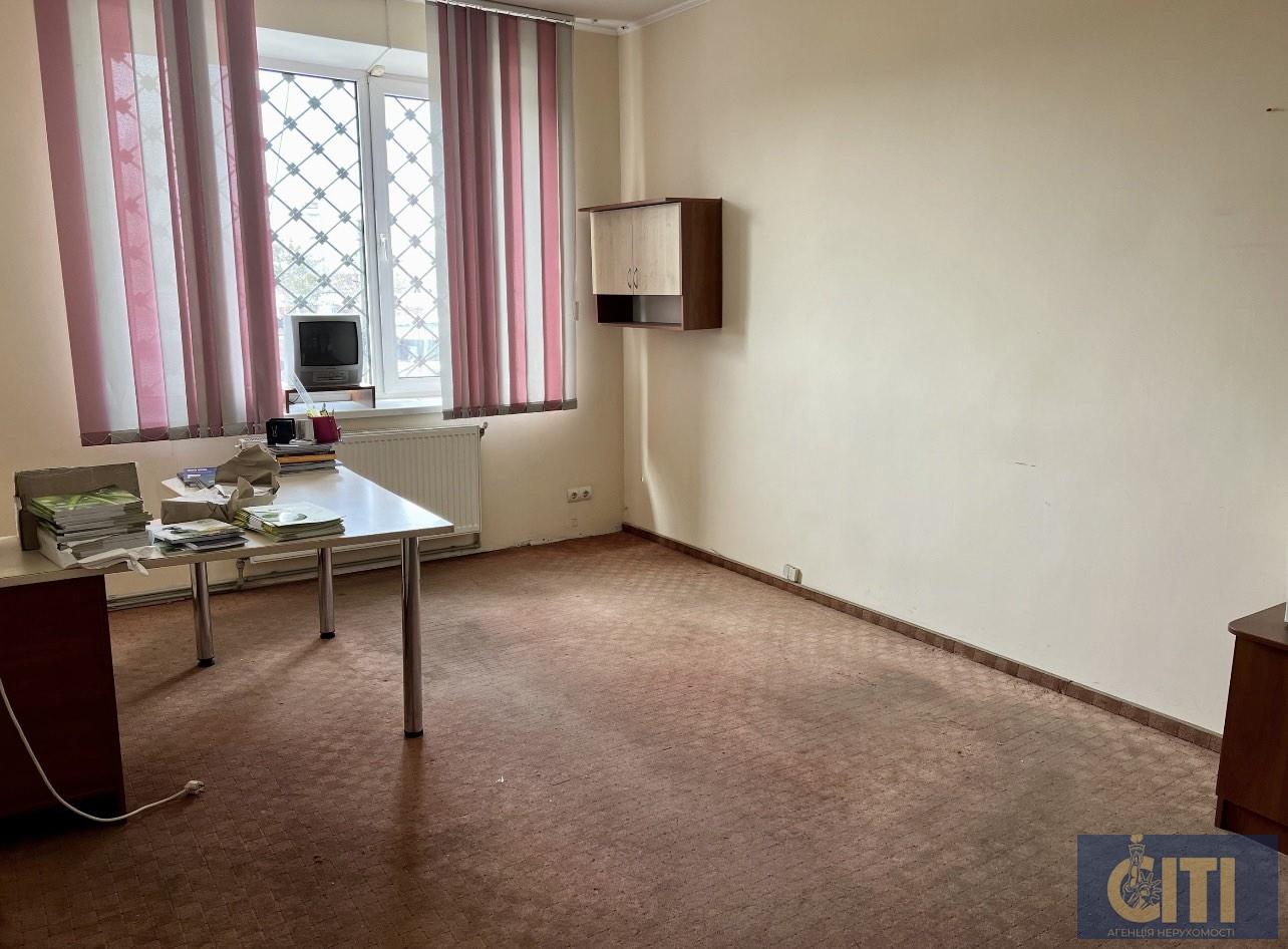 Трикімнатний офіс пр. Незалежності - 52,6 кв. м.