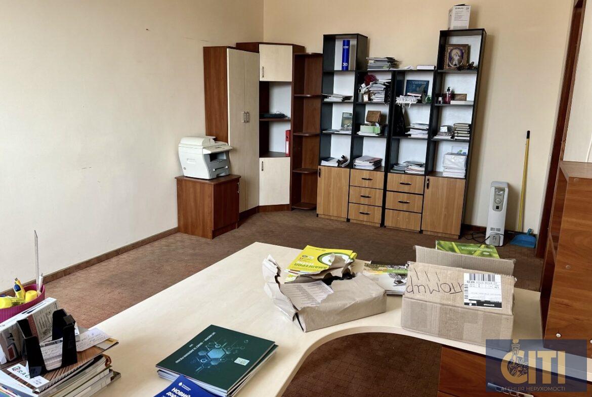 Трикімнатний офіс пр. Незалежності - 52,6 кв. м.