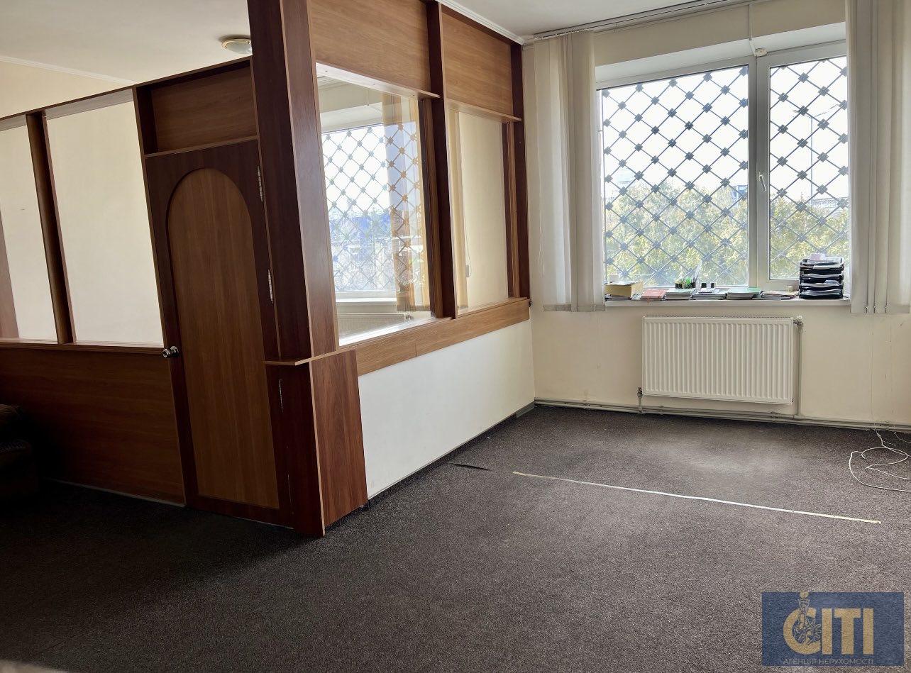 Трикімнатний офіс пр. Незалежності - 52,6 кв. м.