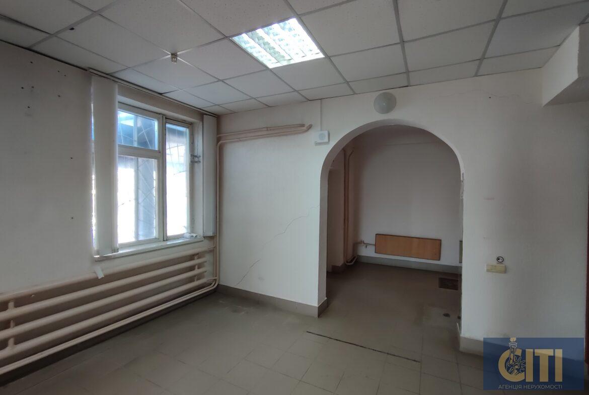 Оренда магазину площею 88 кв. м у районі Мальованка.