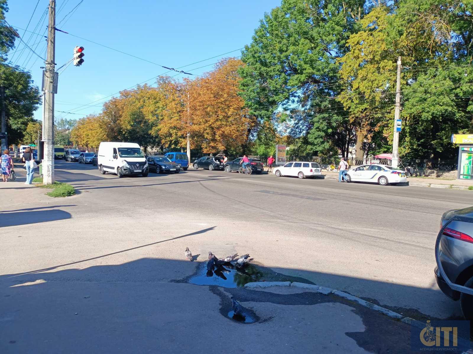 Аренда киоска на Крошне, 20 м², фасад Оренда кіоску на Крошні, 20 м², фасад