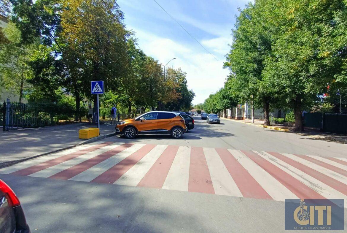 Частина будинку під бізнес на Святослава Ріхтера, 60 м²