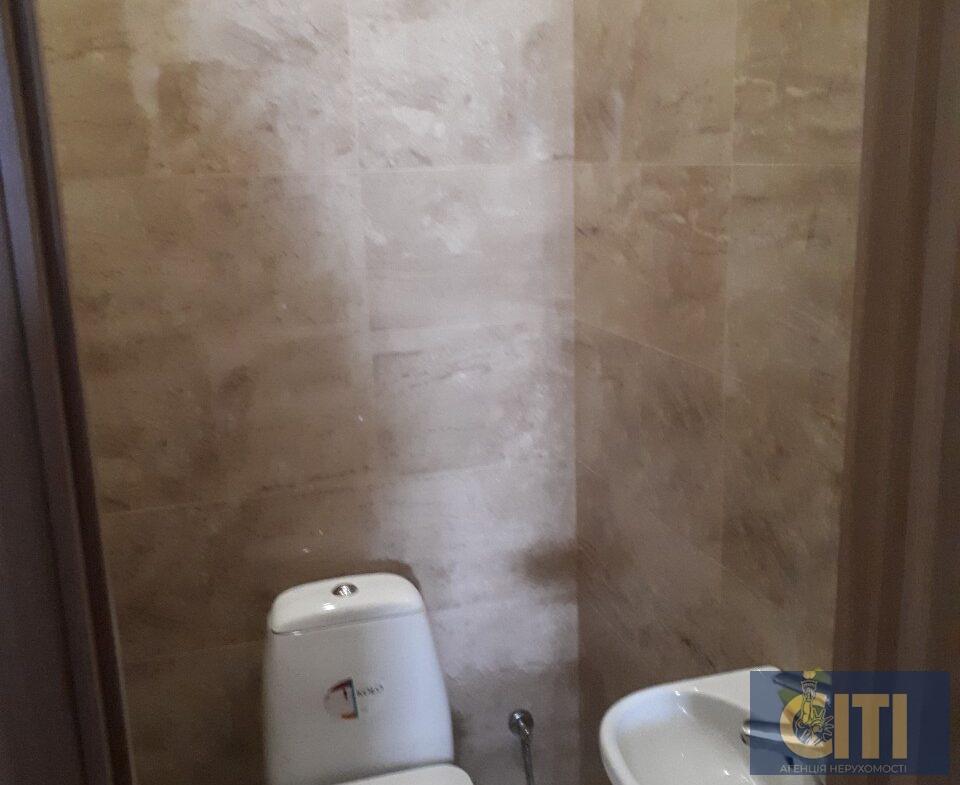 Коростишів, магазин-склад 250 кв.м. у центрі