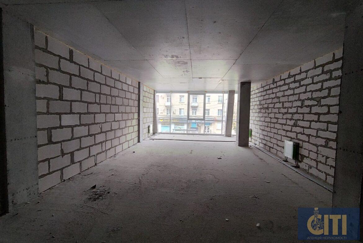 Приміщення в новому торгово-офісному центрі на Київській від 100 кв.м.