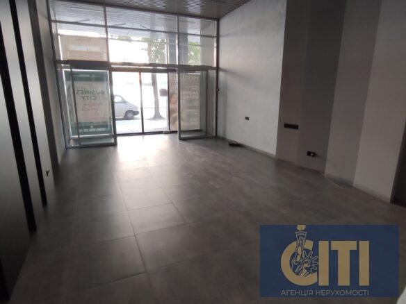 Приміщення в новому торгово-офісному центрі на Київській від 100 кв.м.