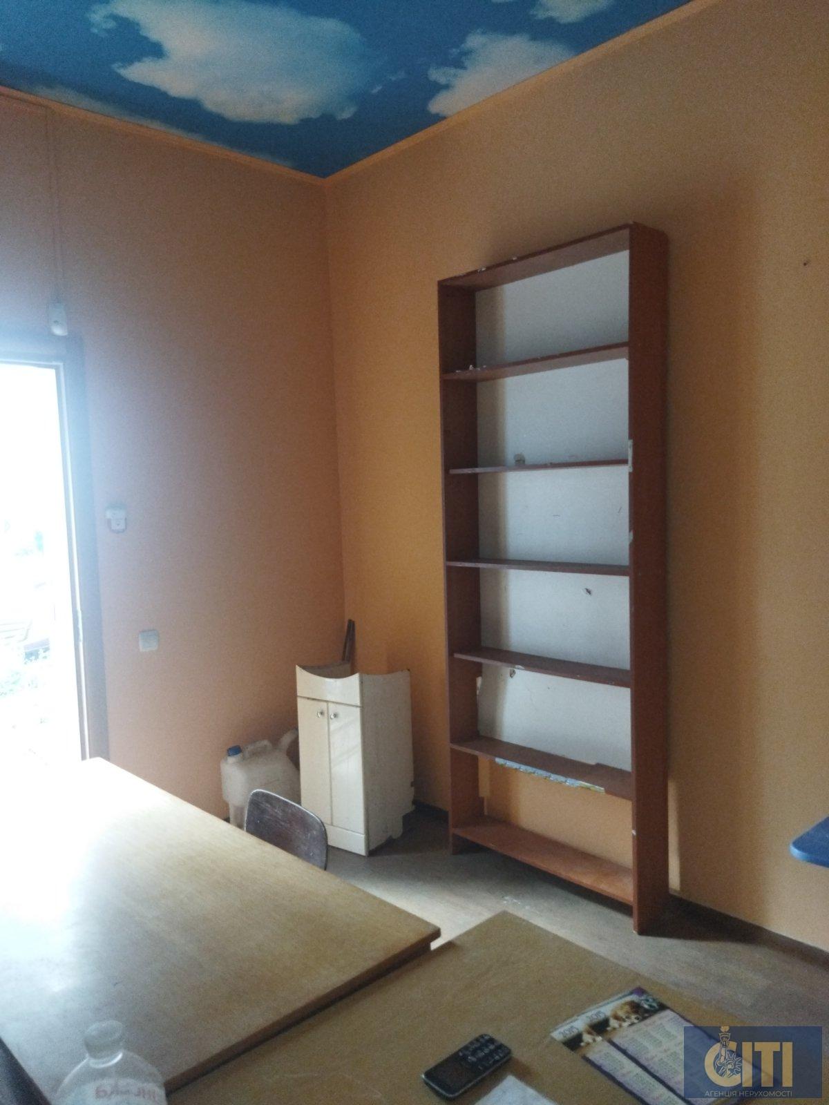 Приміщення під манікюрний кабінет на пл. Перемоги, 11,2 м²