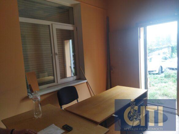 Приміщення під манікюрний кабінет на пл. Перемоги, 11,2 м²