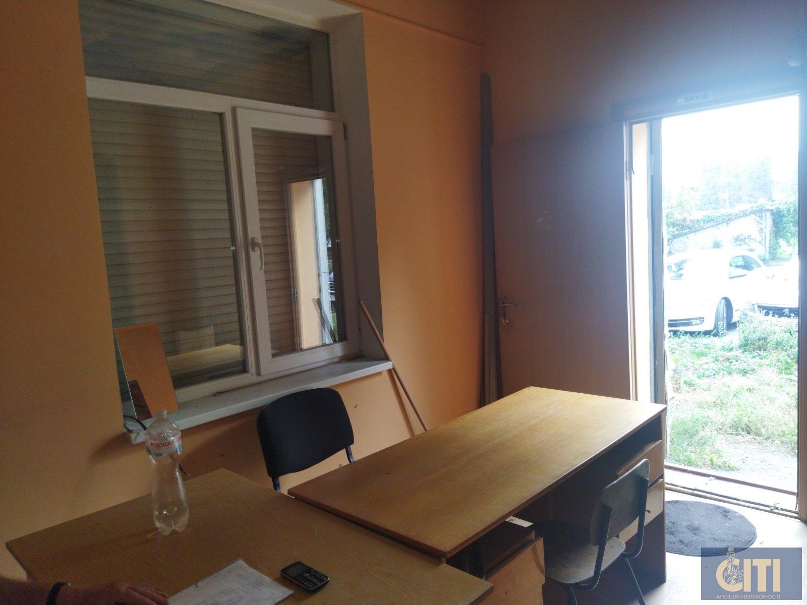 Приміщення під манікюрний кабінет на пл. Перемоги, 11,2 м²