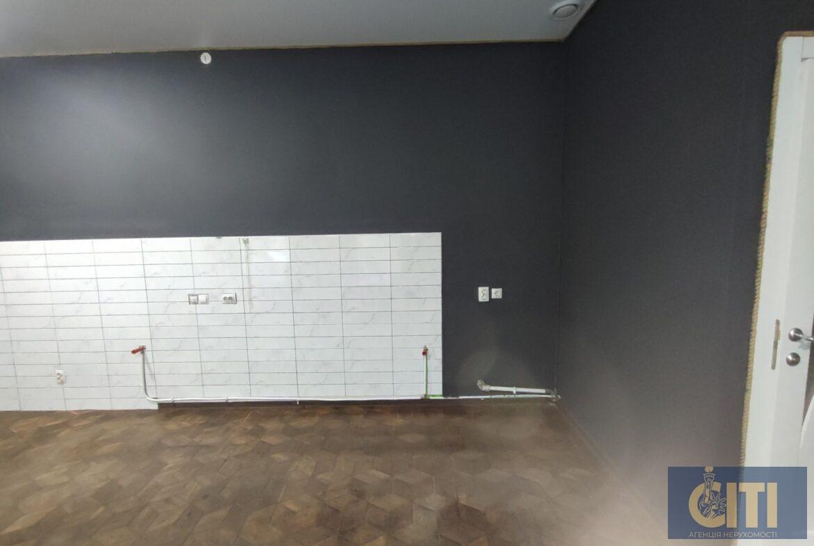 Продаж приміщення (магазин, офіс) у центрі міста, 35 кв.м