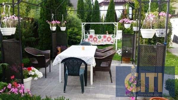 Продається готельний комплекс у районі Корбутівка, з трьох будівель, 850 кв.м.