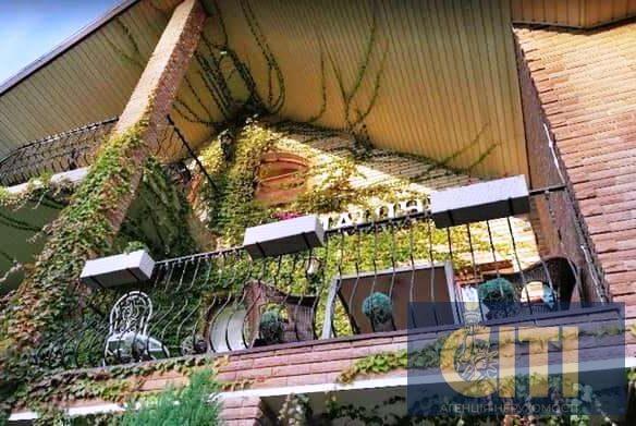 Продається готельний комплекс у районі Корбутівка, з трьох будівель, 850 кв.м.