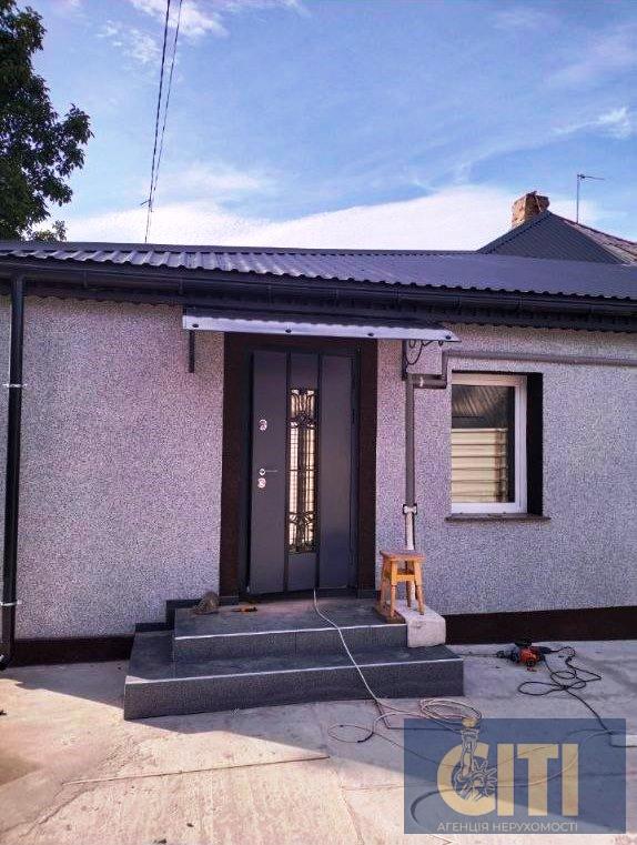 Продається готельний комплекс у районі Корбутівка, з трьох будівель, 850 кв.м.