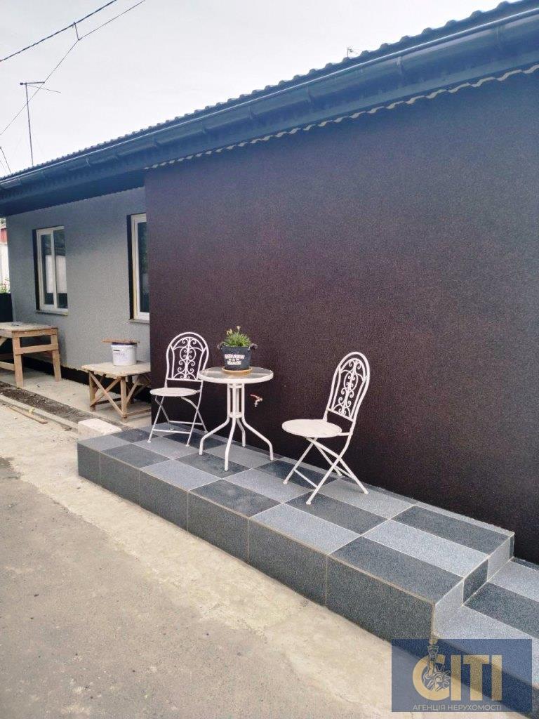 Продается гостиничный комплекс в районе Корбутовка, из трех зданий, 850 кв.м. Продається готельний комплекс у районі Корбутівка, з трьох будівель, 850 кв.м.