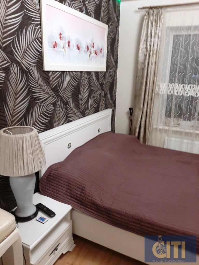 Продається готельний комплекс у районі Корбутівка, з трьох будівель, 850 кв.м.