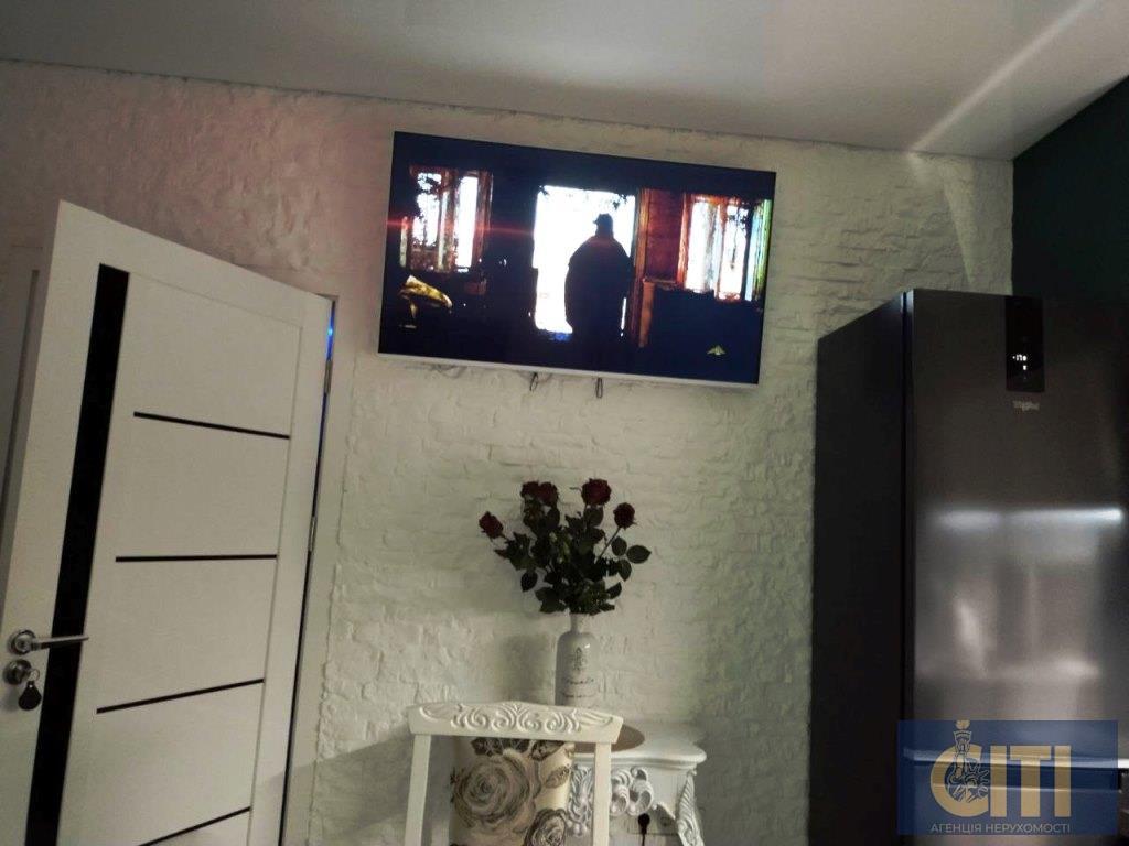 Продається готельний комплекс у районі Корбутівка, з трьох будівель, 850 кв.м.