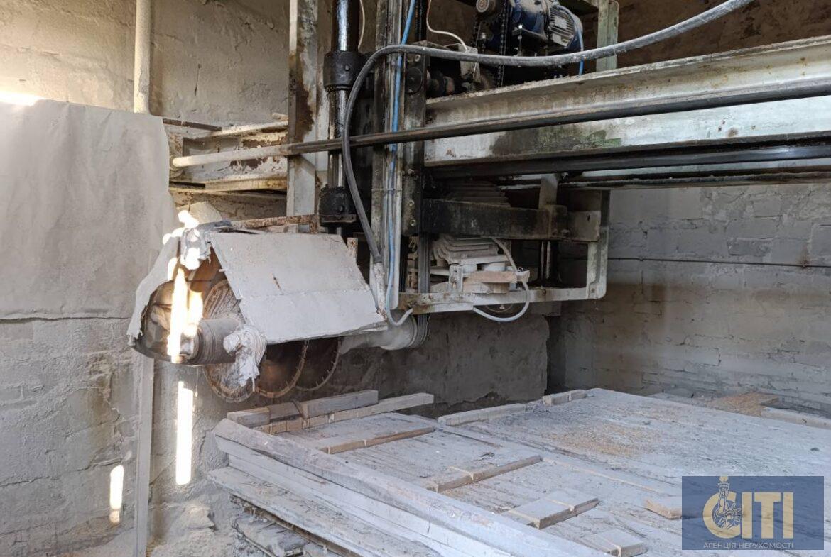 Здається в оренду промисловий комплекс з обробки каменю (ГРАНІТНИЙ ЦЕХ) у Коростишівському районі.