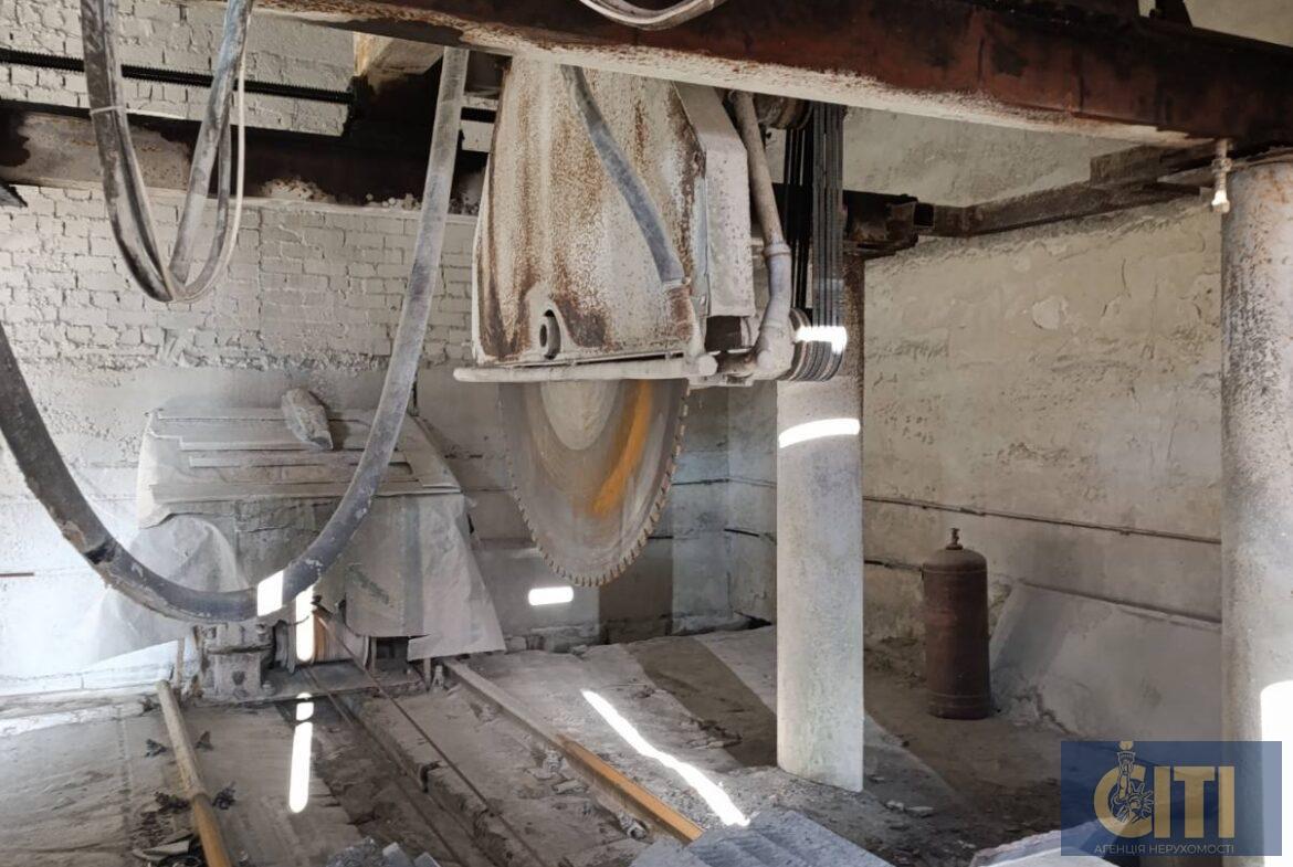 Здається в оренду промисловий комплекс з обробки каменю (ГРАНІТНИЙ ЦЕХ) у Коростишівському районі.