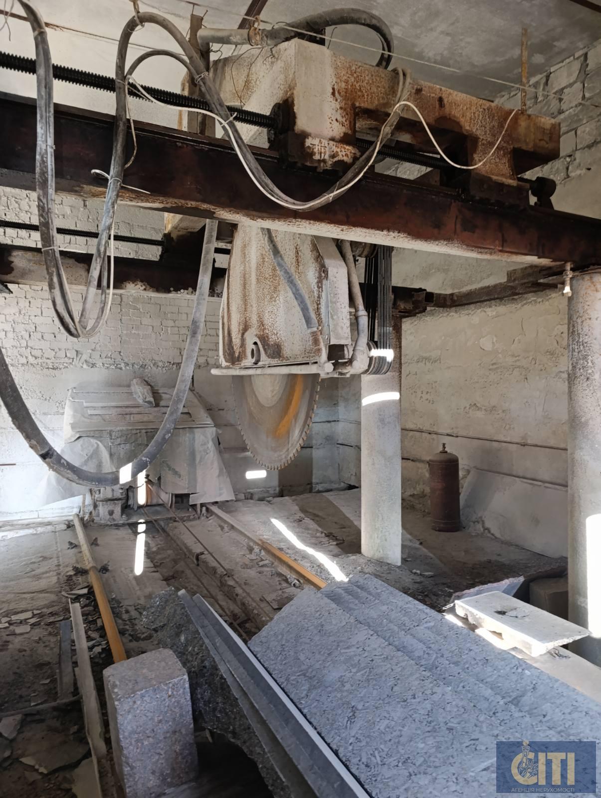 Здається в оренду промисловий комплекс з обробки каменю (ГРАНІТНИЙ ЦЕХ) у Коростишівському районі.