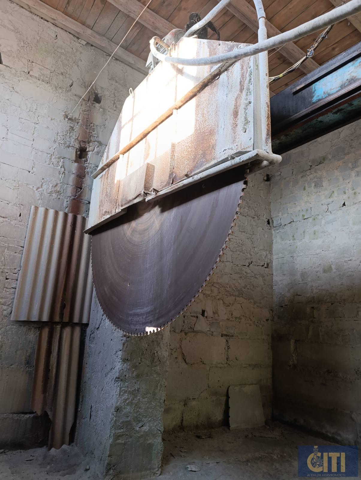 Сдаётся в аренду промышленный комплекс по обработке камня (ГРАНИТНЫЙ ЦЕХ) в Коростышевском районе. Здається в оренду промисловий комплекс з обробки каменю (ГРАНІТНИЙ ЦЕХ) у Коростишівському районі.