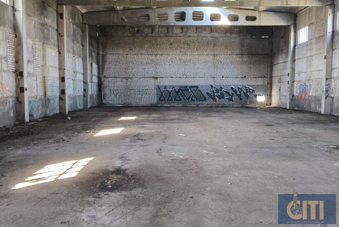 Земельна ділянка 3,2 Га + приміщення 800 кв.м. у Станишівці