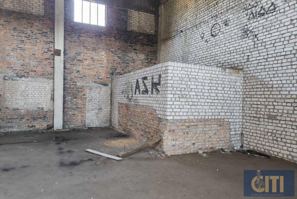 Земельна ділянка 3,2 Га + приміщення 800 кв.м. у Станишівці