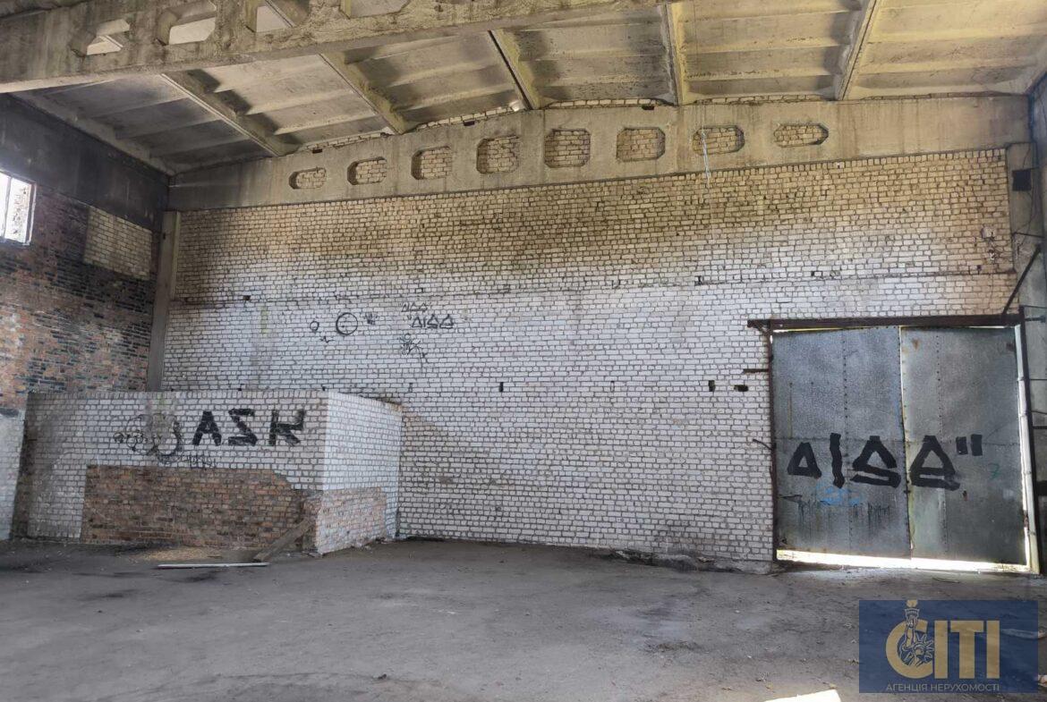 Земельна ділянка 3,2 Га + приміщення 800 кв.м. у Станишівці