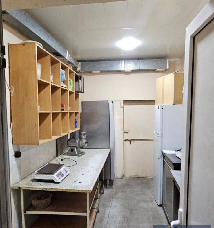 Приміщення площею 65 м² на території Житнього ринку