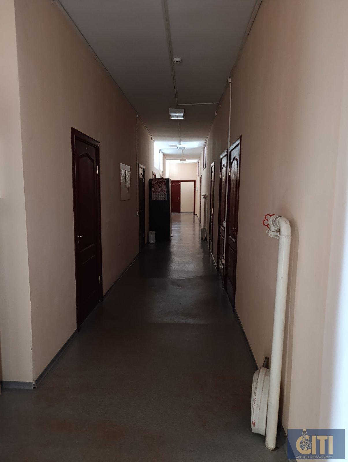 Продаж приміщення в центрі міста, район Сінного ринку, 620 кв.м Продаж приміщення в центрі міста, район Сінного ринку, 620 кв.м