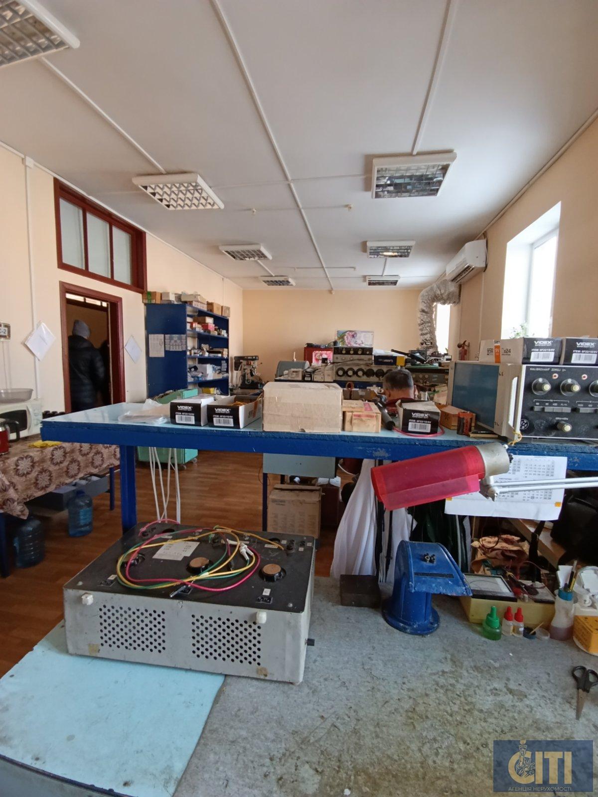 Продаж приміщення в центрі міста, район Сінного ринку, 620 кв.м Продаж приміщення в центрі міста, район Сінного ринку, 620 кв.м