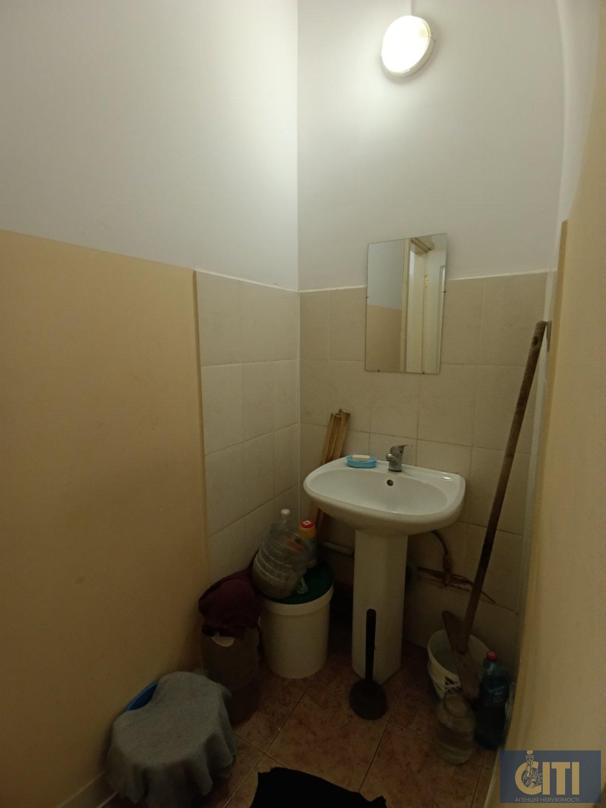 Продаж приміщення в центрі міста, район Сінного ринку, 620 кв.м Продаж приміщення в центрі міста, район Сінного ринку, 620 кв.м