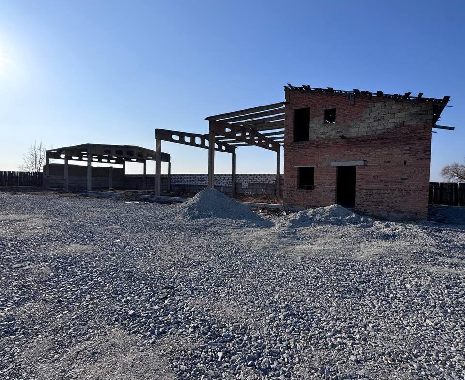 Майновий комплекс у селі Дворець Житомирського району, 500 м², 30 соток.