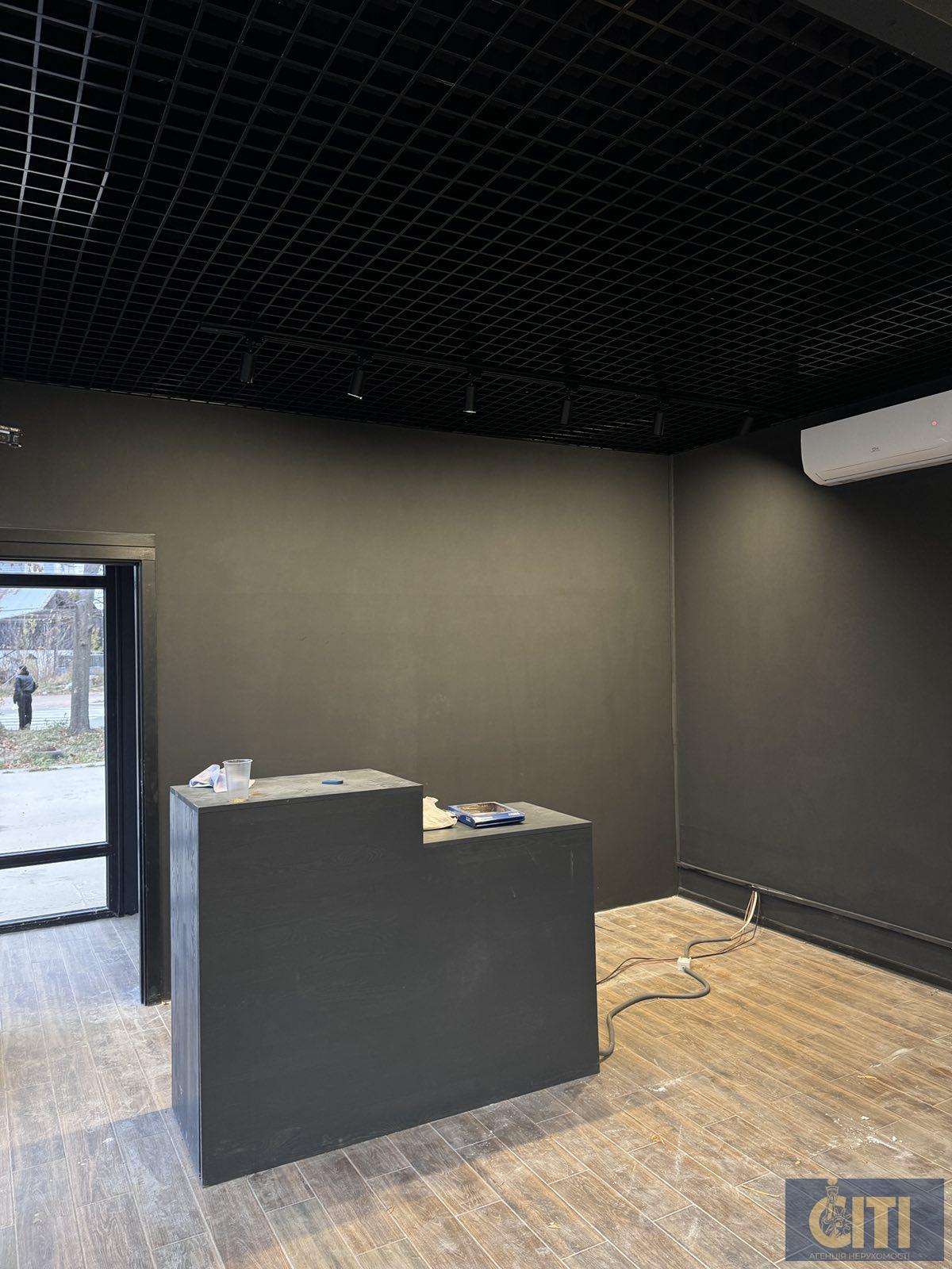 Помещение общей площадью 60 м², ул. С. Параджанова (Баранова). Приміщення загальною площею 60 м², вул. С. Параджанова (Баранова).