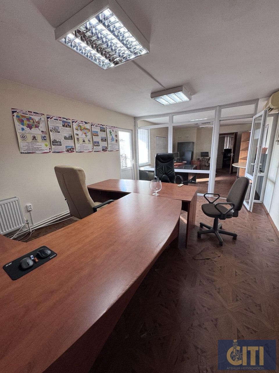 Приміщення в самому центрі міста, вул. Київська (біля ТРЦ "Глобал"), 400 м²
