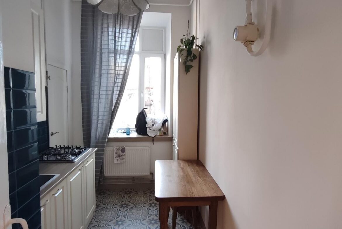 Здається в оренду приміщення площею 81 м² в центрі міста, другий поверх