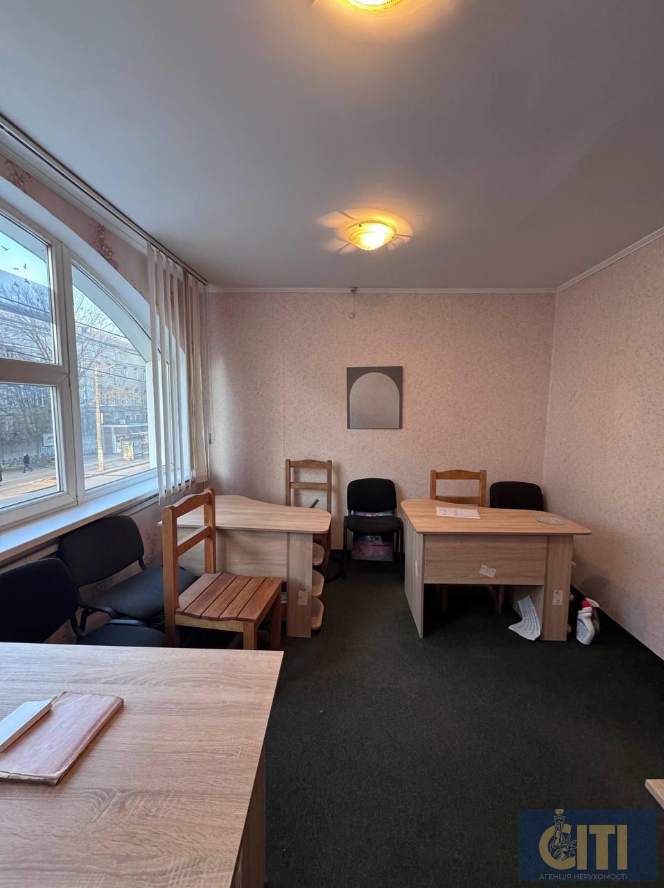 Сдам в аренду помещение офиса 15 м2, площадь Победы Здам в оренду приміщення офісу 15 м2, площа Перемоги