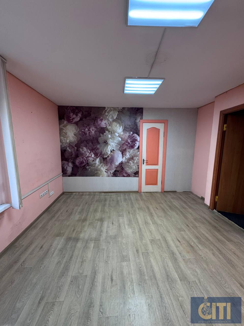 Сдам в аренду помещение офиса 28 м2, площадь Победы Здам в оренду приміщення офісу 28 м2, площа Перемоги